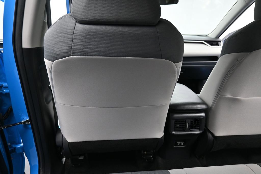 Used 2019 Toyota RAV4 XLE w/ Carpet Mat Package AWD/4WD image 27