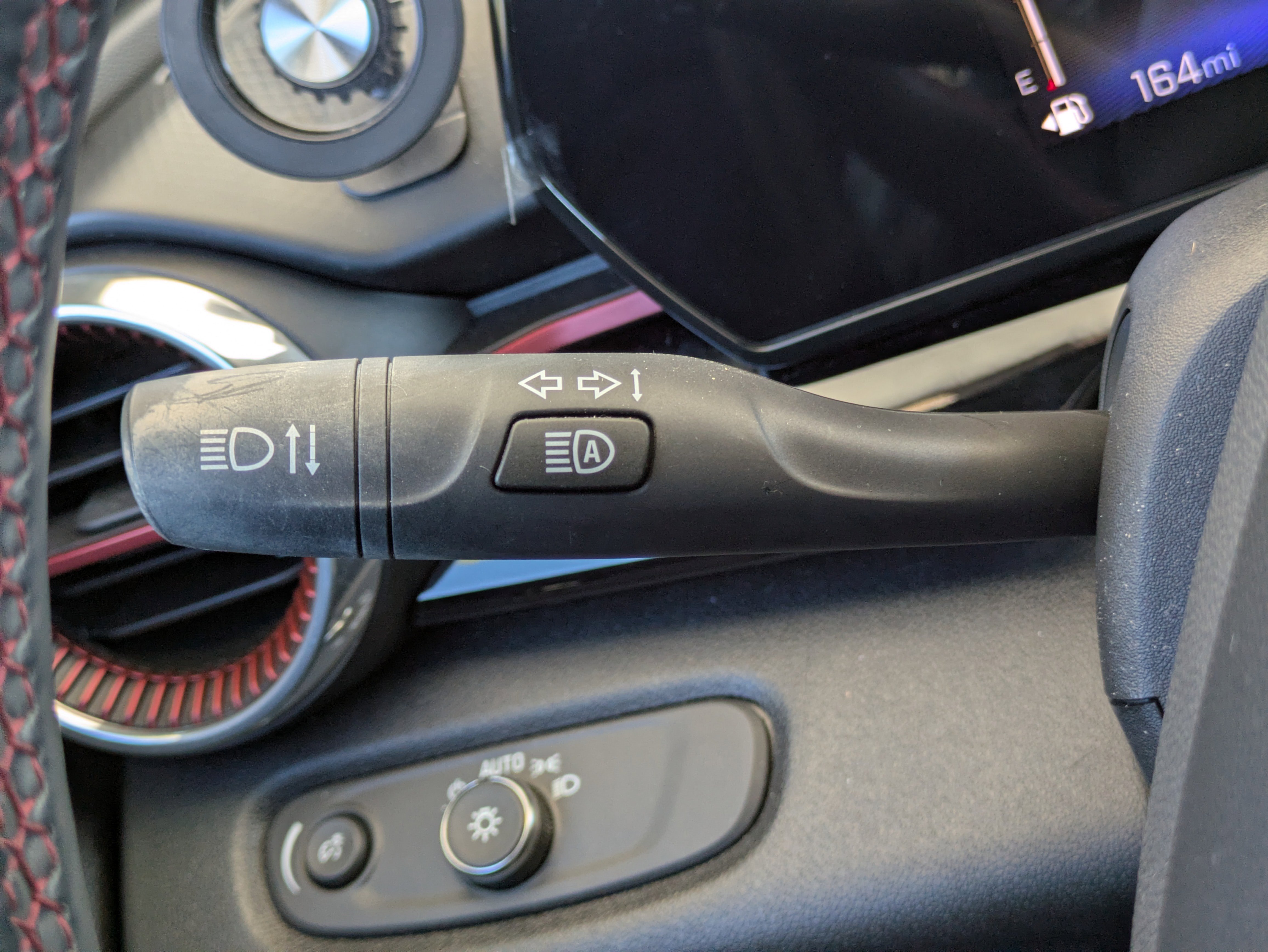 Used 2025 Chevrolet Trax RS w/ Sunroof Package image 18