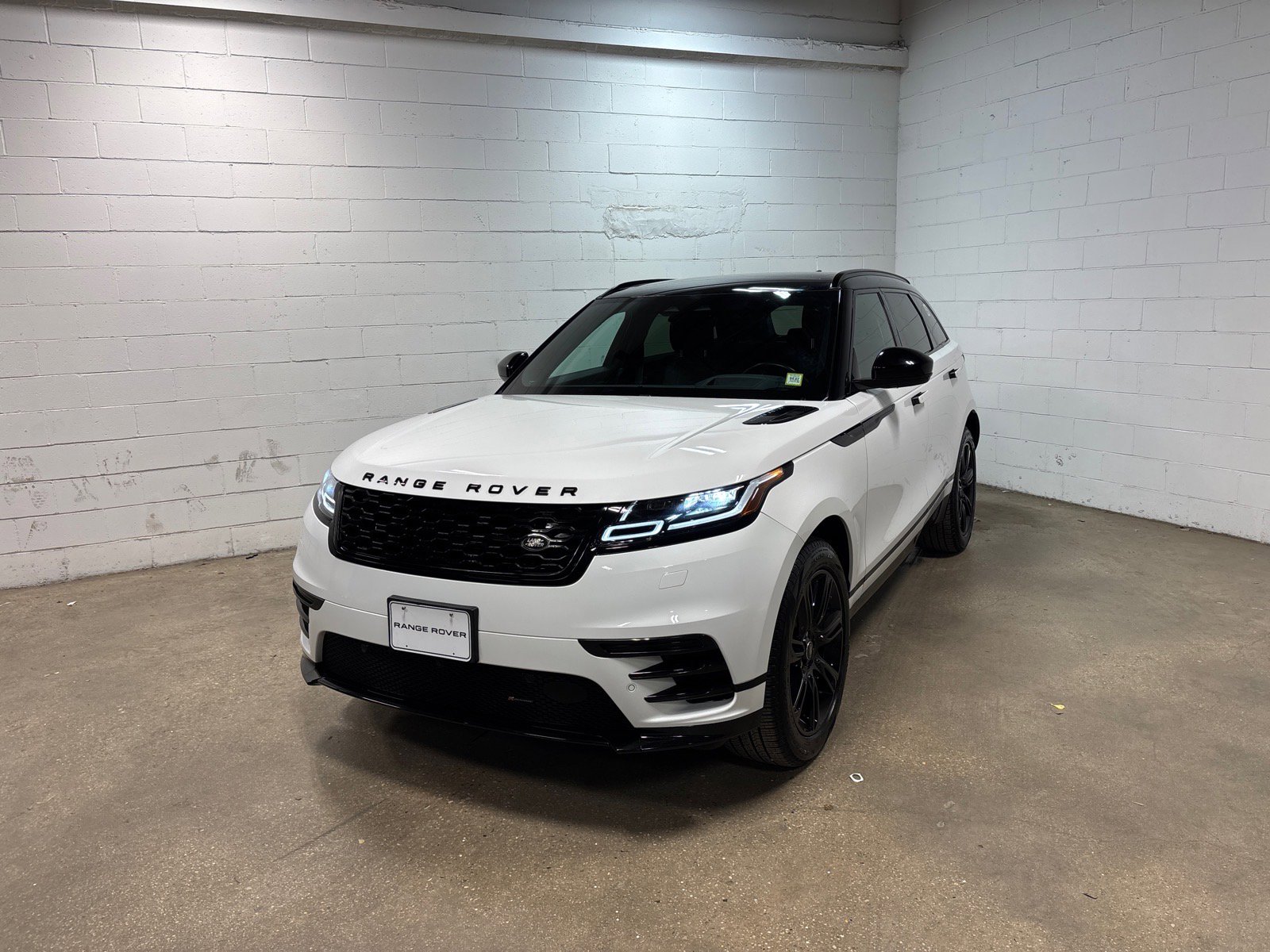 Used 2022 Land Rover Range Rover Velar R-Dynamic S AWD/4WD video 2