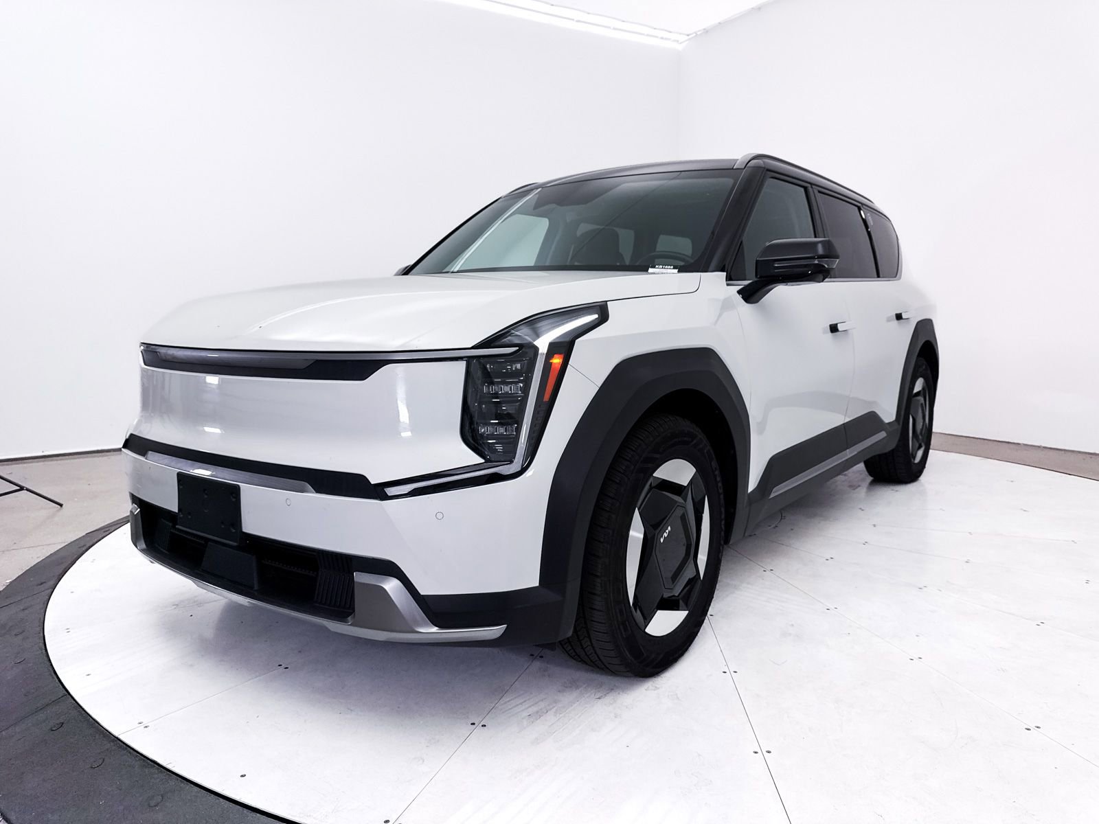Used 2024 Kia EV9 Wind AWD/4WD image 14