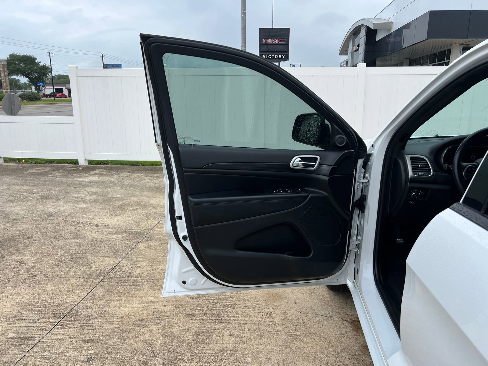 Used 2021 Jeep Grand Cherokee Laredo X RWD image 17