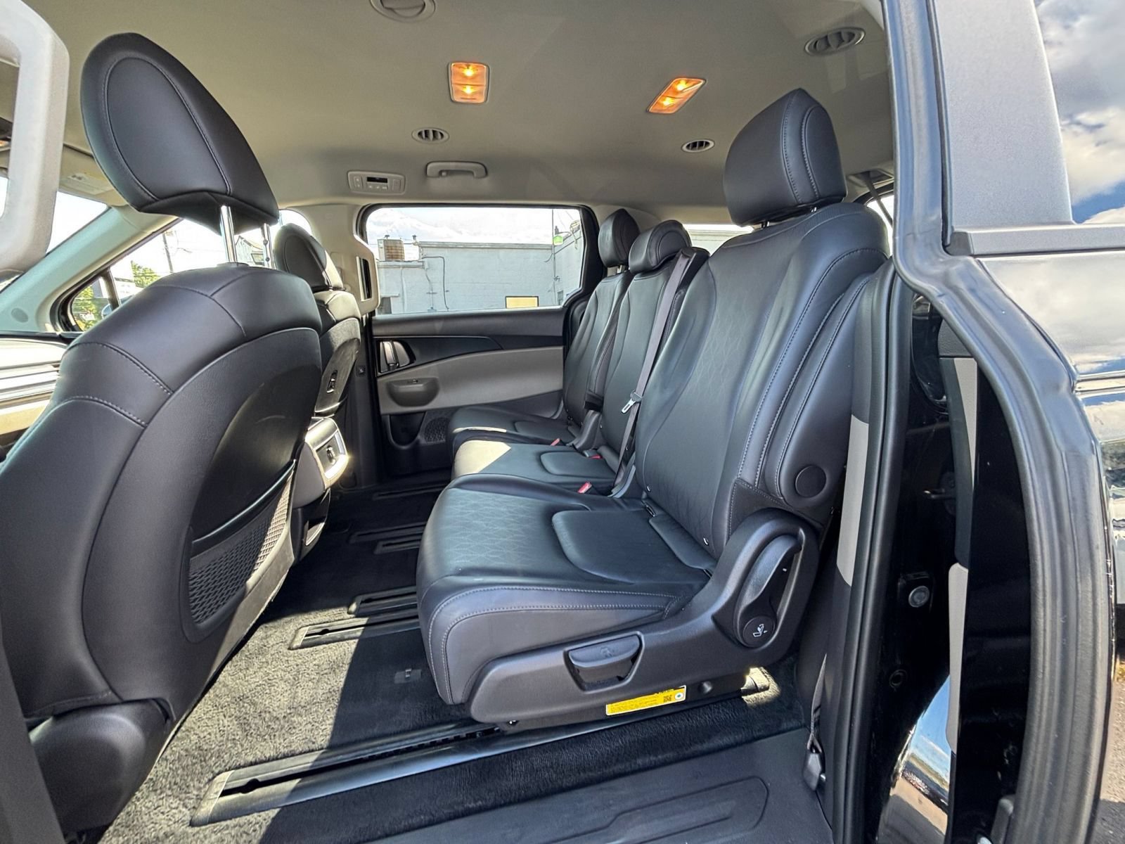 Used 2026 Kia Carnival FWD image 22