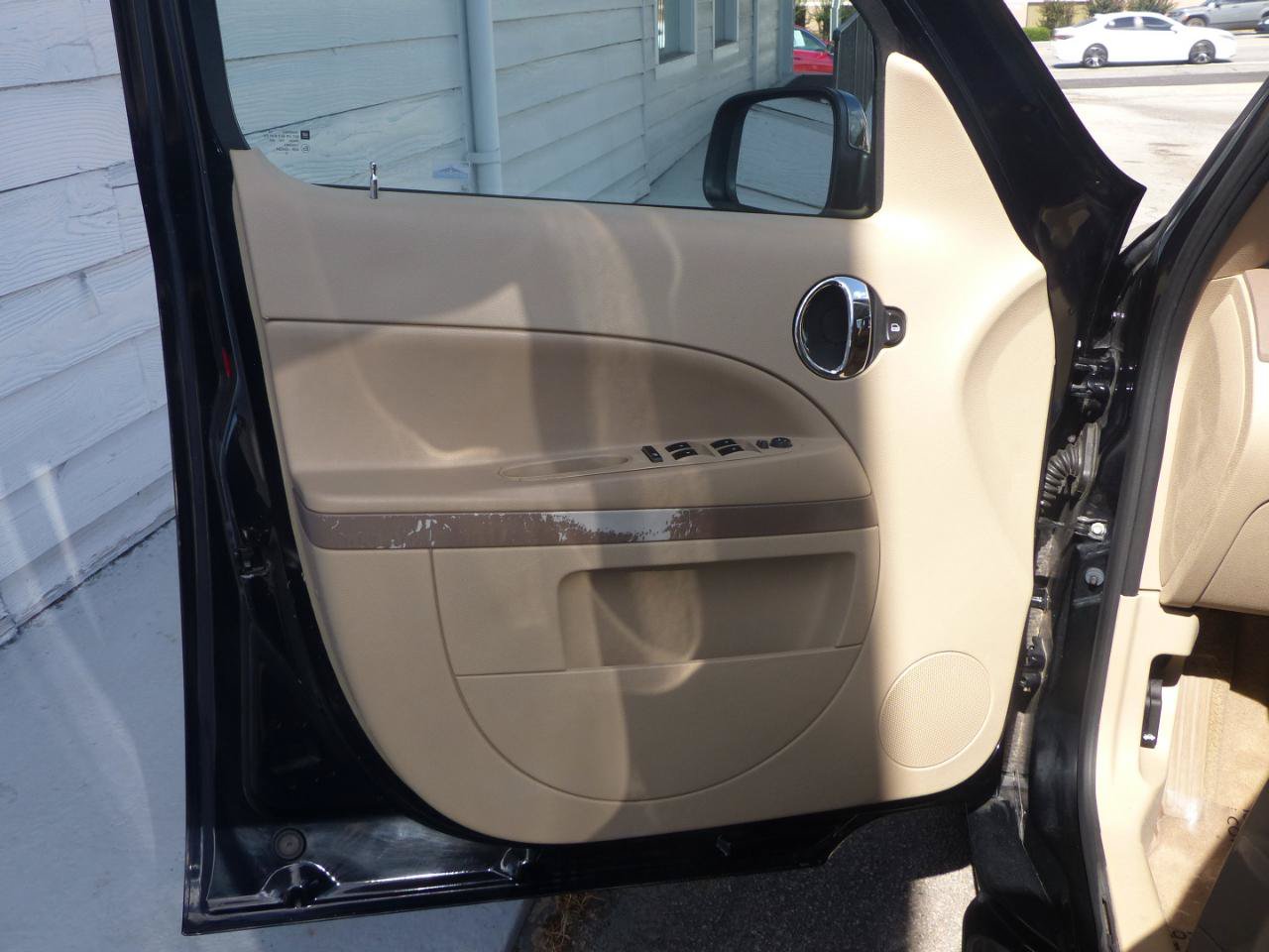 Used 2009 Chevrolet HHR LT FWD image 16
