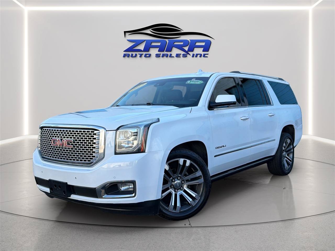 Used 2017 GMC Yukon XL Denali w/ Open Road Package AWD/4WD image 1