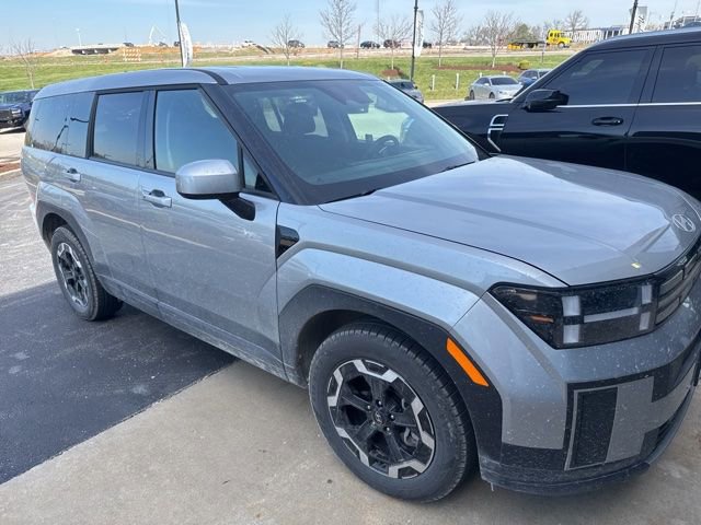 Used 2024 Hyundai Santa Fe SE image 2