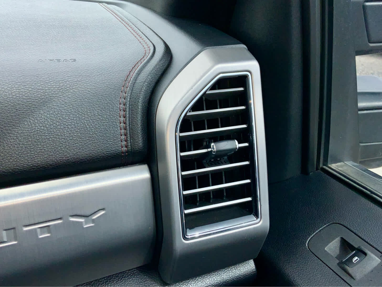 Used 2021 Ford F250 Platinum AWD/4WD image 49