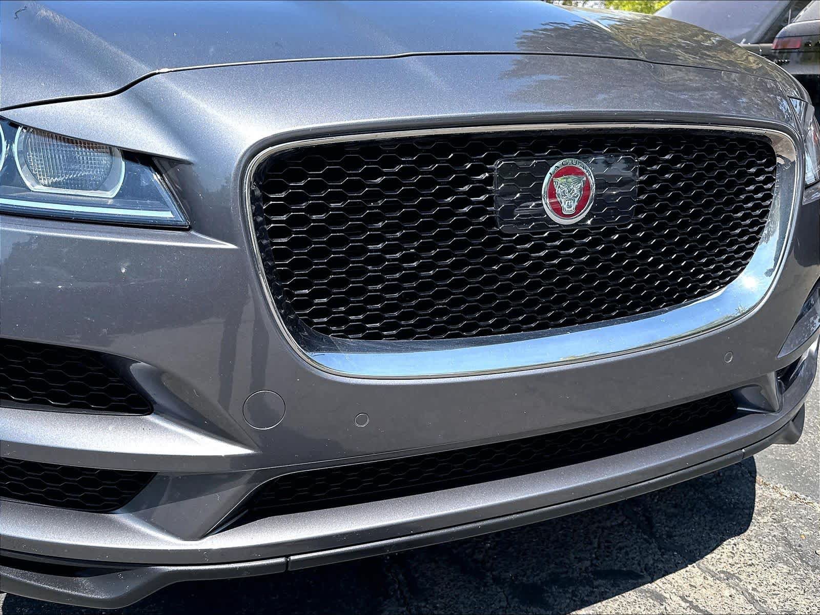 Used 2019 Jaguar F-PACE Premium AWD/4WD image 30