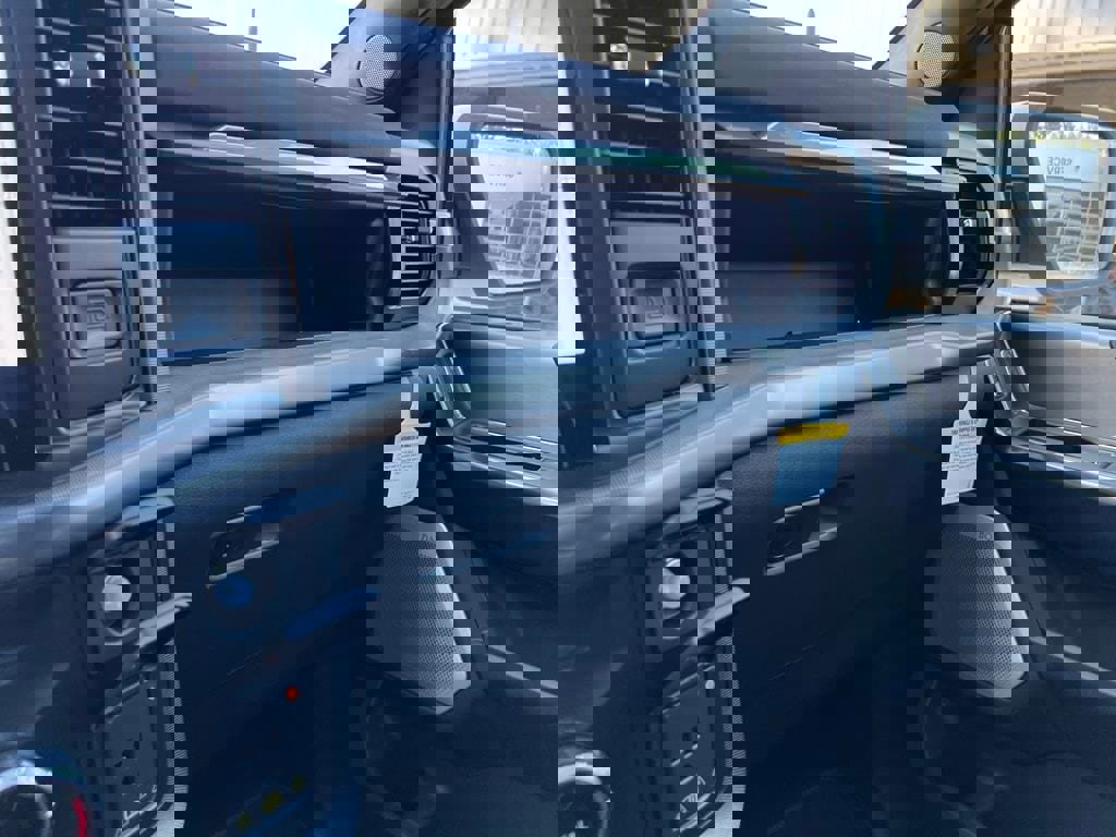 New 2025 Ford F150 Platinum w/ Equipment Group 702A High image 31