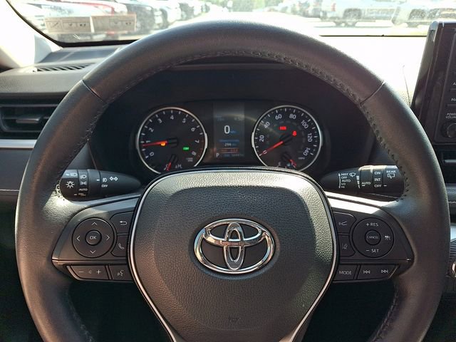 Certified 2020 Toyota RAV4 XLE w/ Convenience Package AWD/4WD image 19