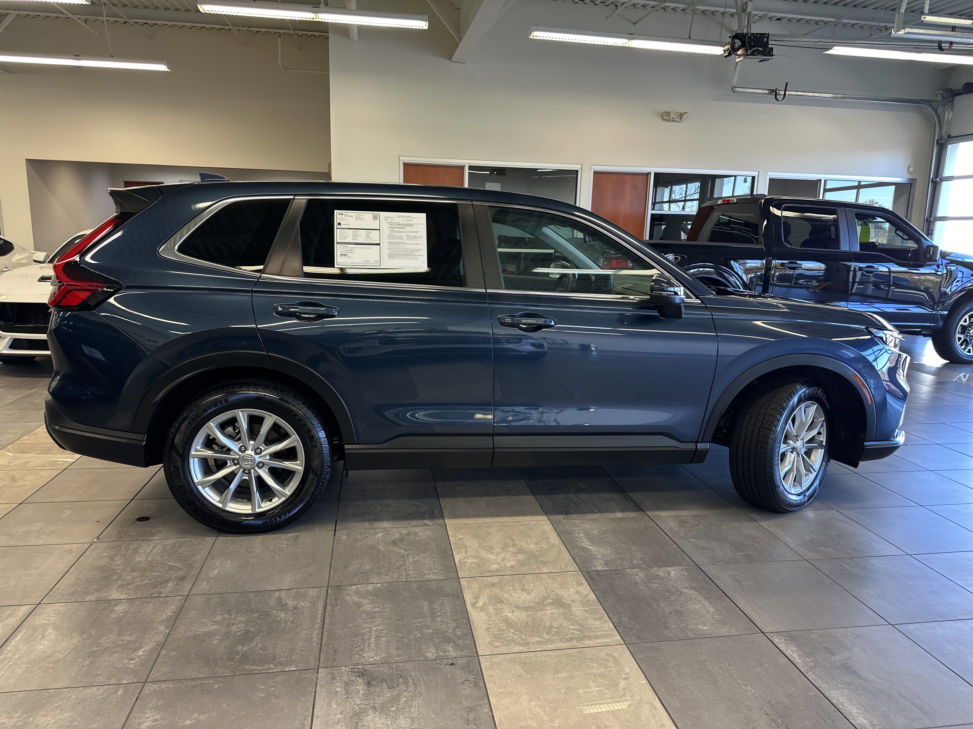 Used 2024 Honda CR-V EX image 12