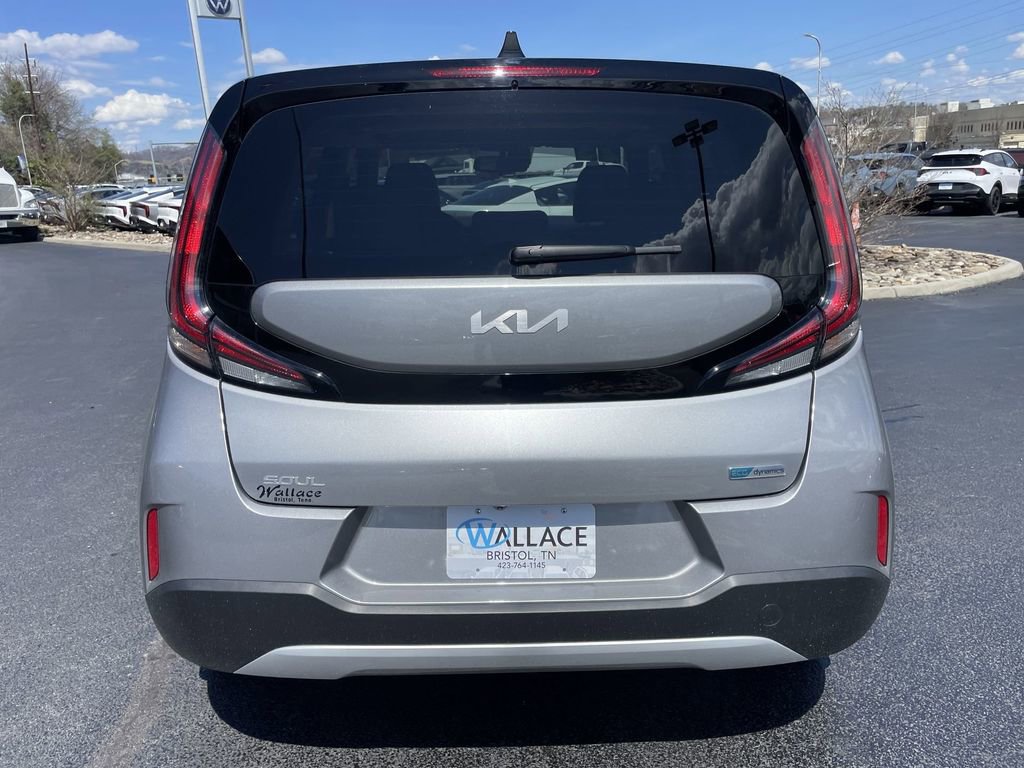 Certified 2023 Kia Soul EX image 5