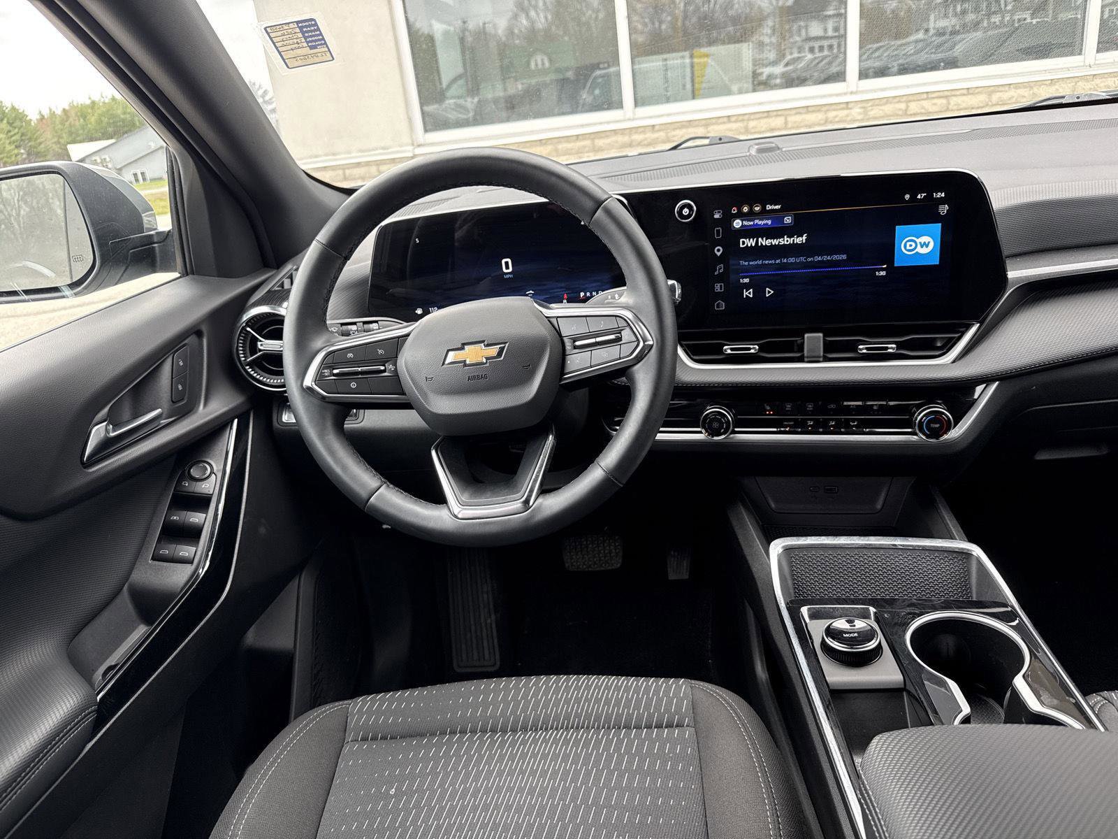 Used 2026 Chevrolet Equinox LT AWD/4WD image 13