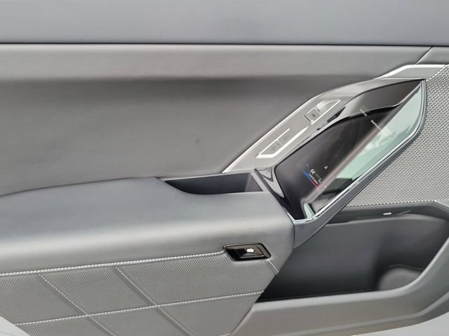 Used 2025 BMW 740i RWD image 18