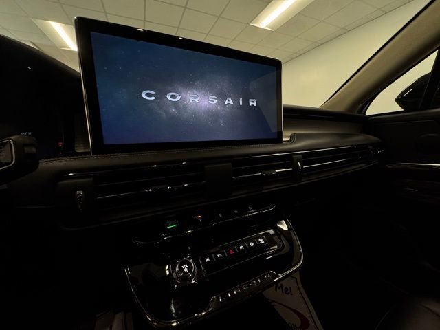 Used 2025 Lincoln Corsair Premiere image 16