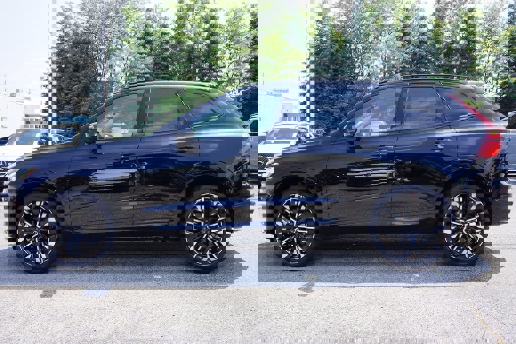 New 2026 Volvo XC60 B5 Ultra w/ Protection Package Premier image 4