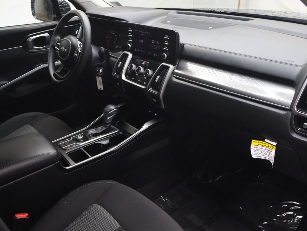 Used 2023 Kia Sorento LX FWD image 10