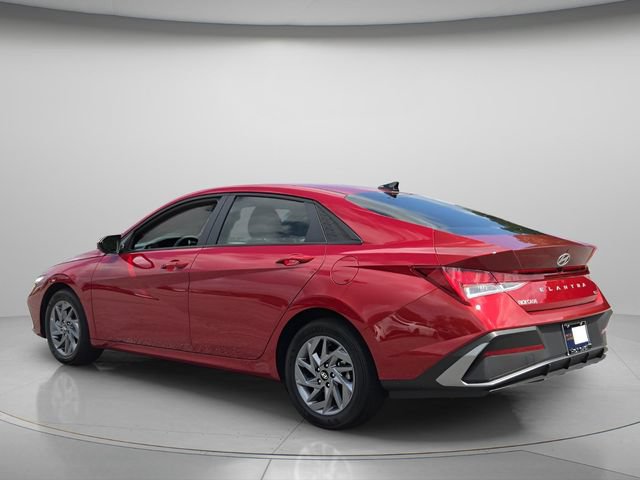 Certified 2025 Hyundai Elantra Hybrid FWD image 6