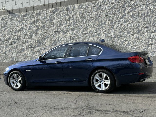 Used 2011 BMW 528i Sedan RWD image 2