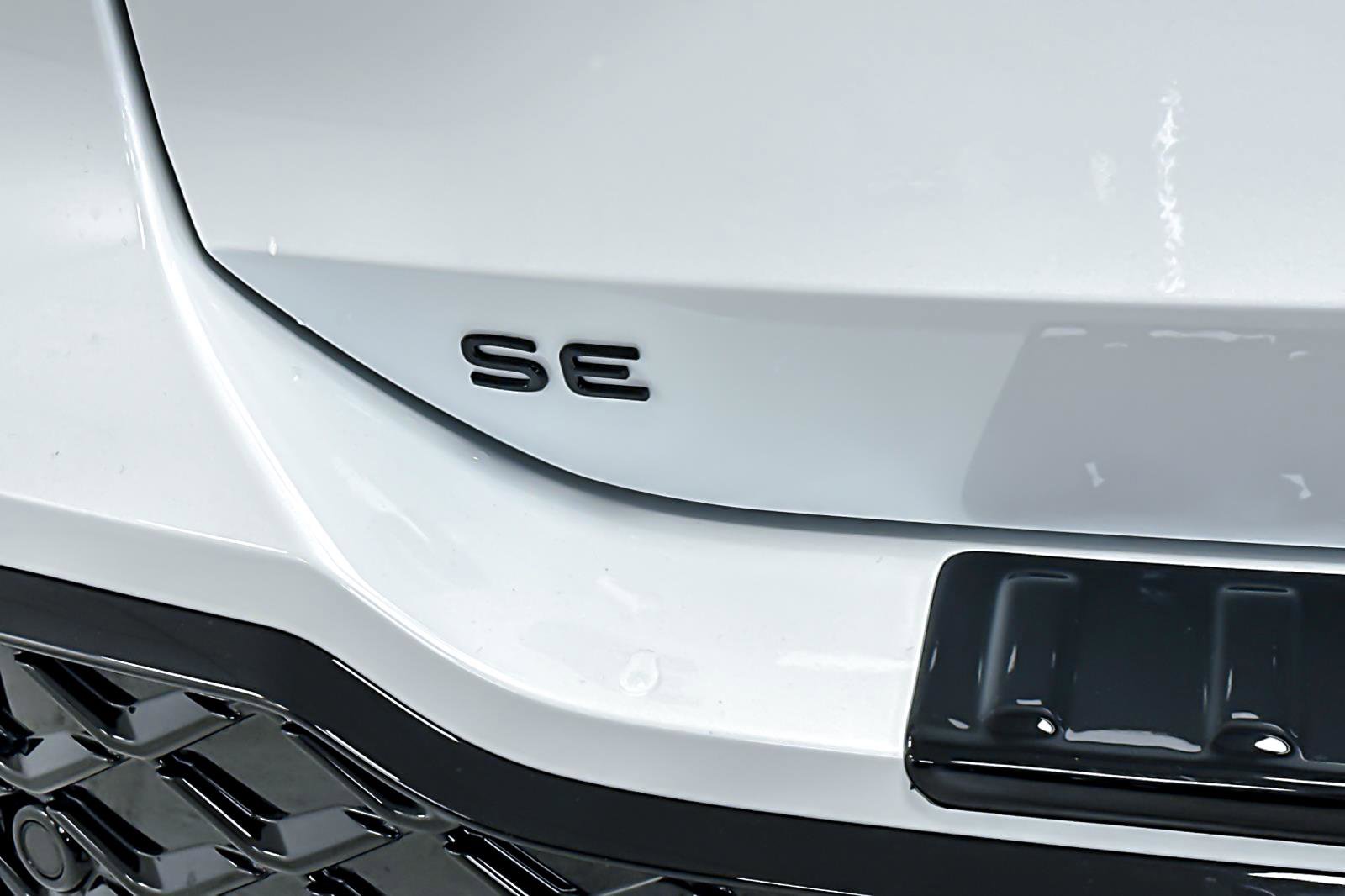 New 2026 Volkswagen Tiguan SE R-Line image 25