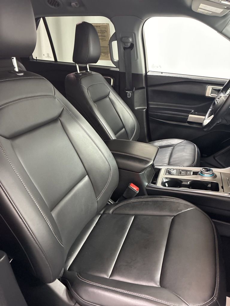 Used 2023 Ford Explorer XLT w/ Equipment Group 202A image 30