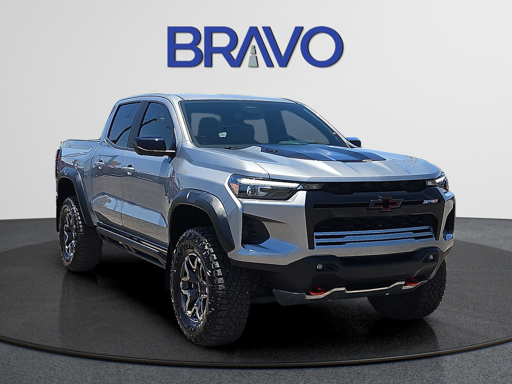 Used 2025 Chevrolet Colorado ZR2 w/ Technology Package AWD/4WD image 6