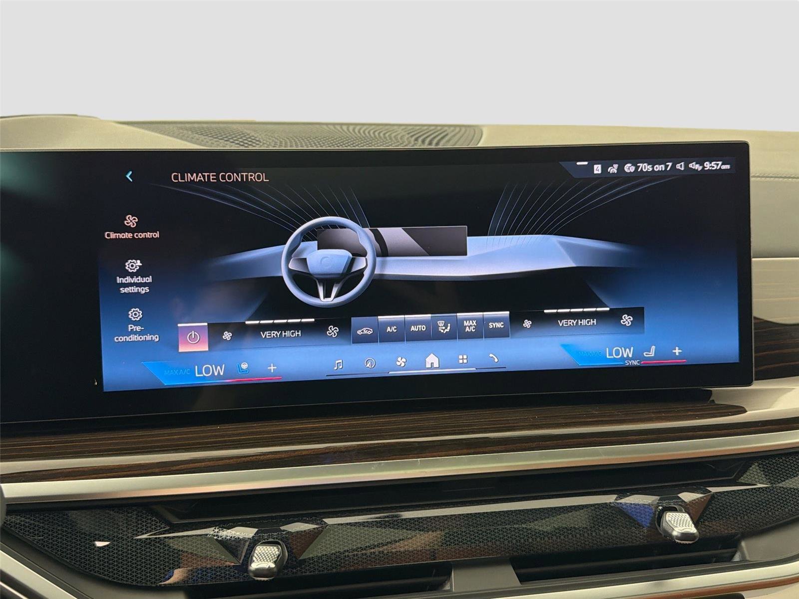 New 2026 BMW X6 xDrive40i w/ Executive Package AWD/4WD image 16