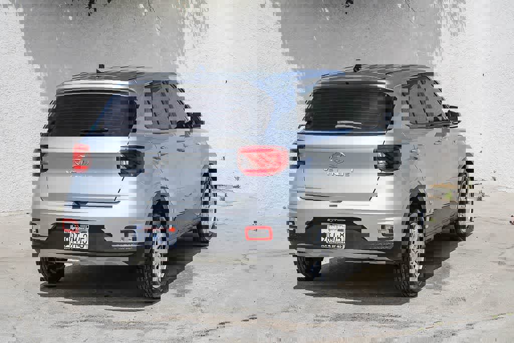 Used 2022 Hyundai Venue SE image 7