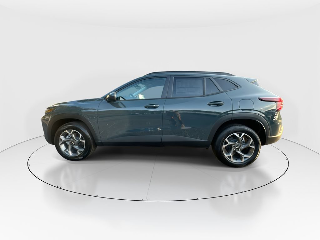 New 2026 Chevrolet Trax LT w/ LT Convenience Package FWD image 5