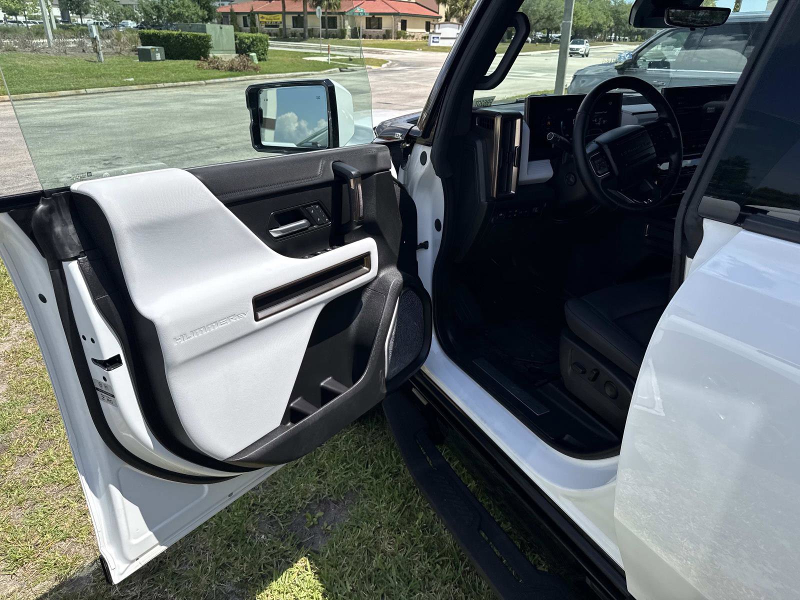 Used 2024 GMC Hummer EV 2X AWD/4WD image 17