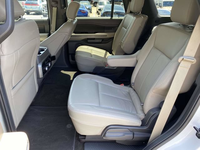Used 2020 Ford Expedition XLT w/ Equipment Group 202A AWD/4WD image 13