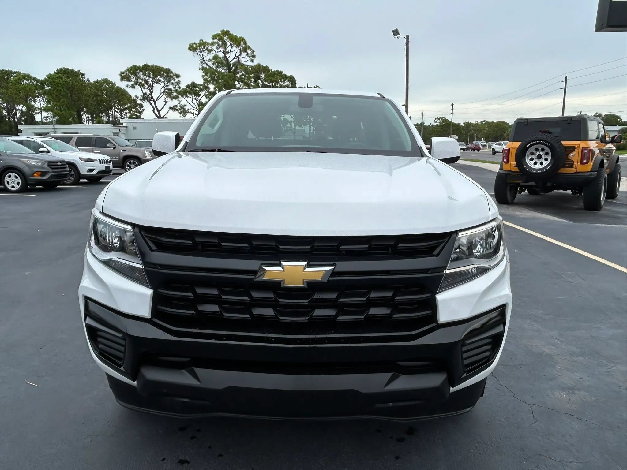 Used 2021 Chevrolet Colorado W/T w/ Custom Special Edition RWD image 15