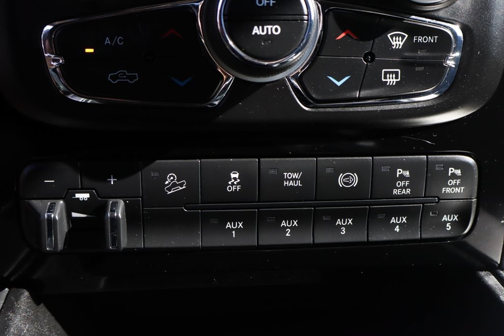 Used 2018 RAM 2500 Laramie w/ Sport Appearance Group AWD/4WD image 30