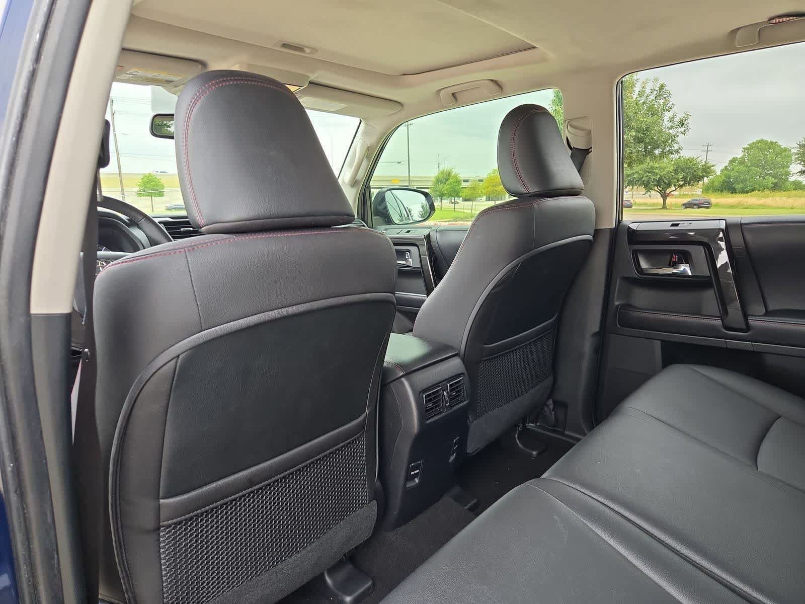 Used 2018 Toyota 4Runner TRD Off-Road Premium AWD/4WD image 17