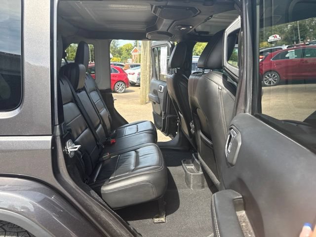 Used 2018 Jeep Wrangler Unlimited Sahara AWD/4WD image 12