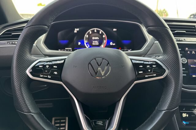 Used 2024 Volkswagen Tiguan SE R-Line FWD image 24