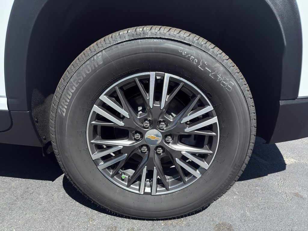 New 2026 Chevrolet Traverse LT w/ LPO, Floor Liner Package FWD image 34