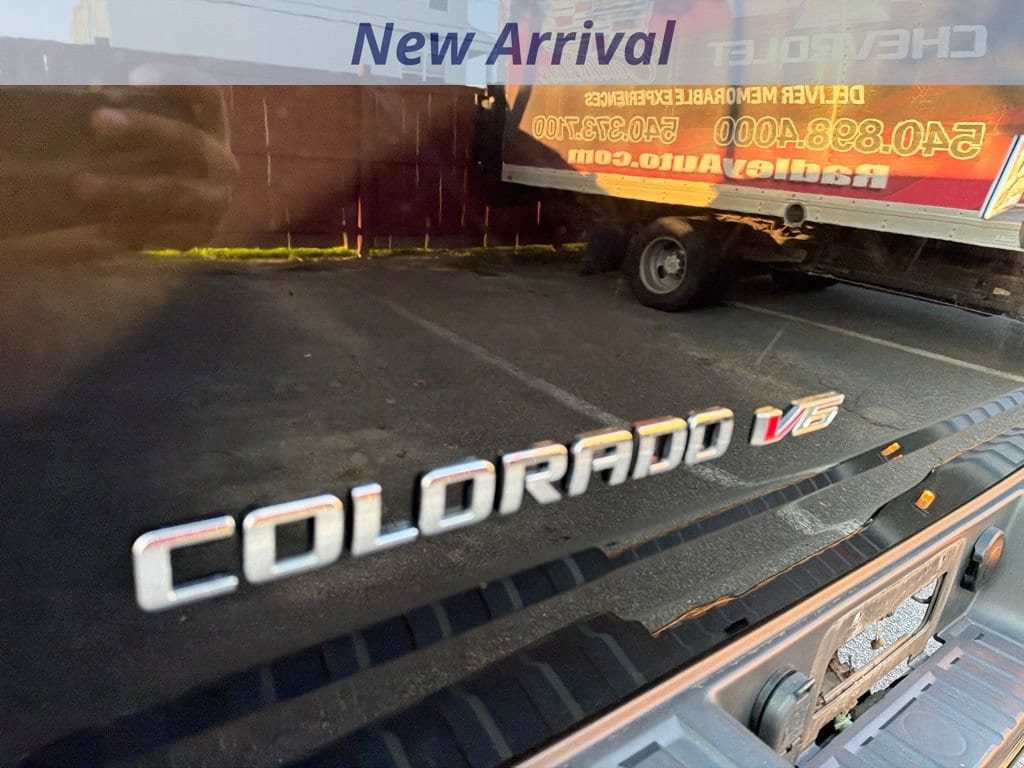 Used 2020 Chevrolet Colorado LT w/ LT Convenience Package AWD/4WD image 11