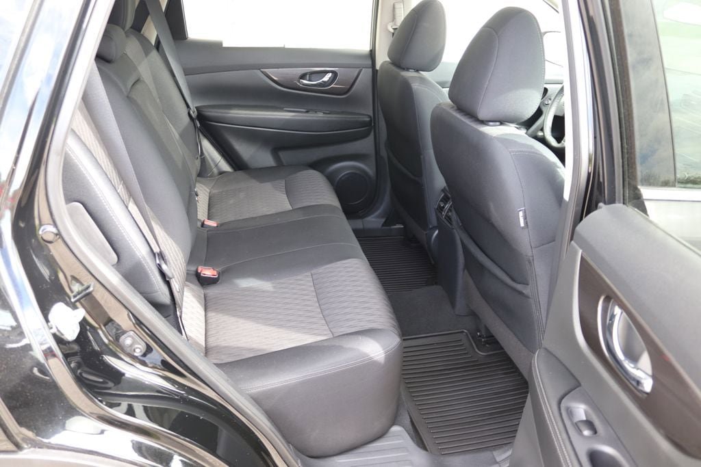 Used 2019 Nissan Rogue SV w/ Premium Package AWD/4WD image 8