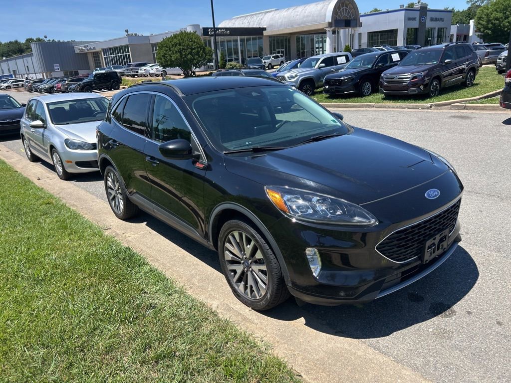 Used 2022 Ford Escape Titanium AWD/4WD image 1