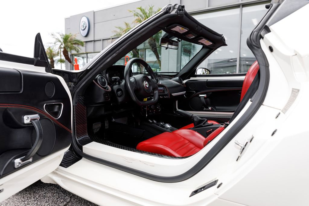 Used 2016 Alfa Romeo 4C Spider w/ Convenience Group - Spider RWD image 21