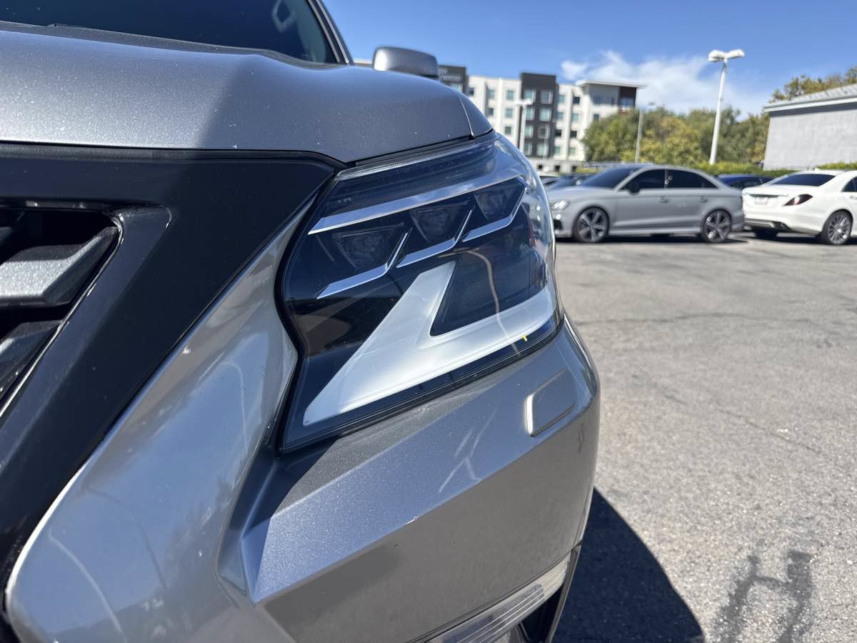 Used 2020 Lexus GX 460 Luxury w/ Luxury Sport Package AWD/4WD image 30