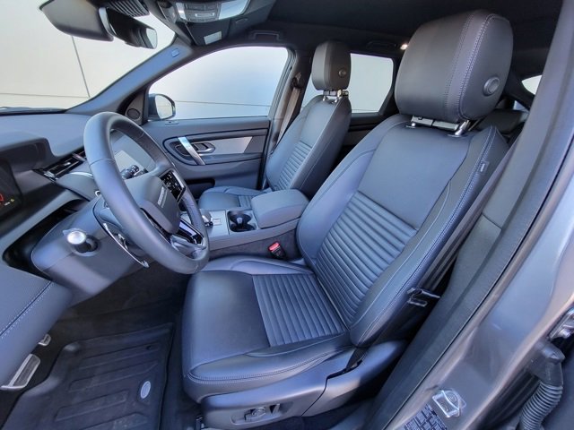 Used 2025 Land Rover Discovery Sport Dynamic SE image 18