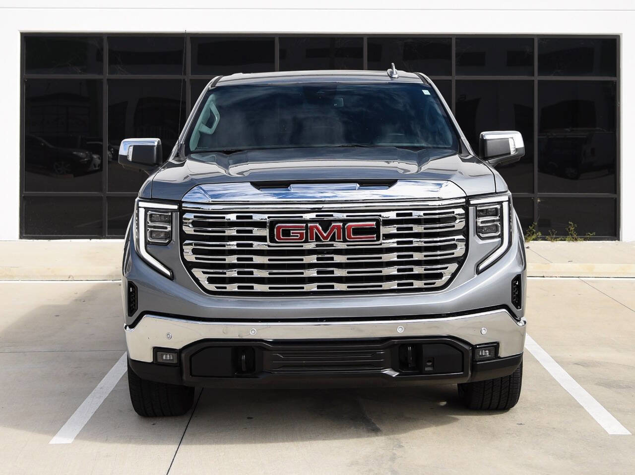 Used 2025 GMC Sierra 1500 SLT w/ SLT Premium Plus Package image 3