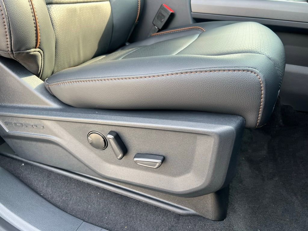 New 2025 Ford F250 Lariat image 23