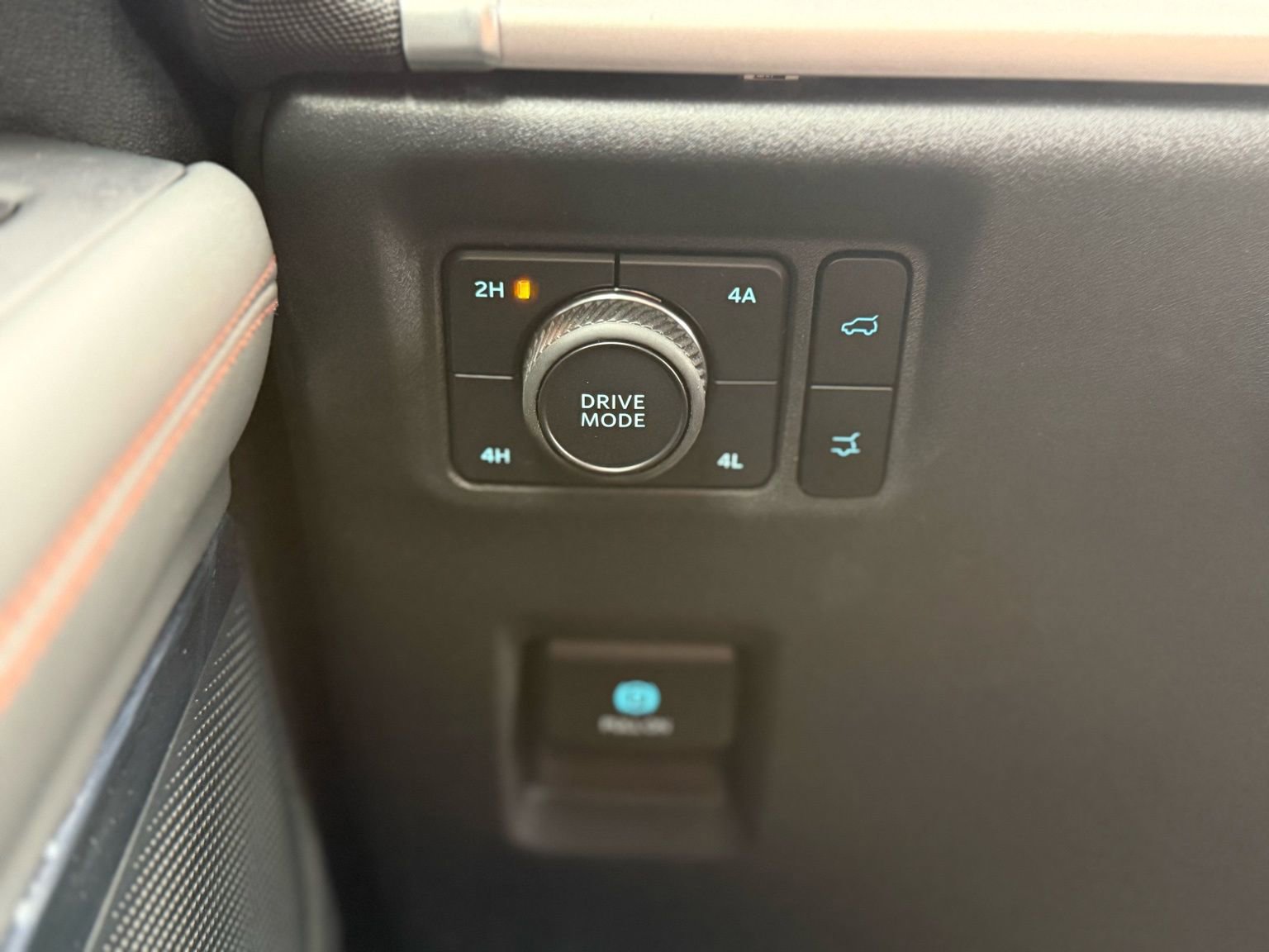 Used 2025 Ford Expedition Active image 17