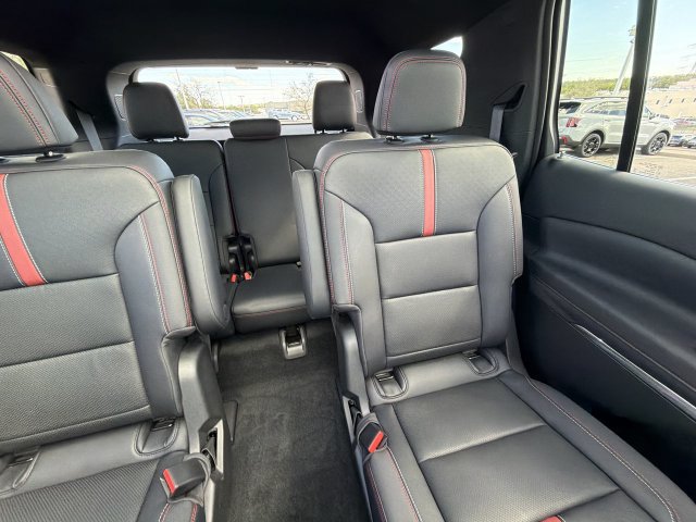 Used 2026 Chevrolet Traverse RS w/ LPO, Floor Liner Package AWD/4WD image 17