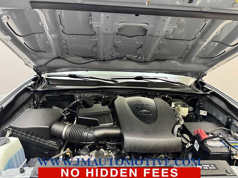 Used 2018 Toyota Tacoma Limited AWD/4WD image 10