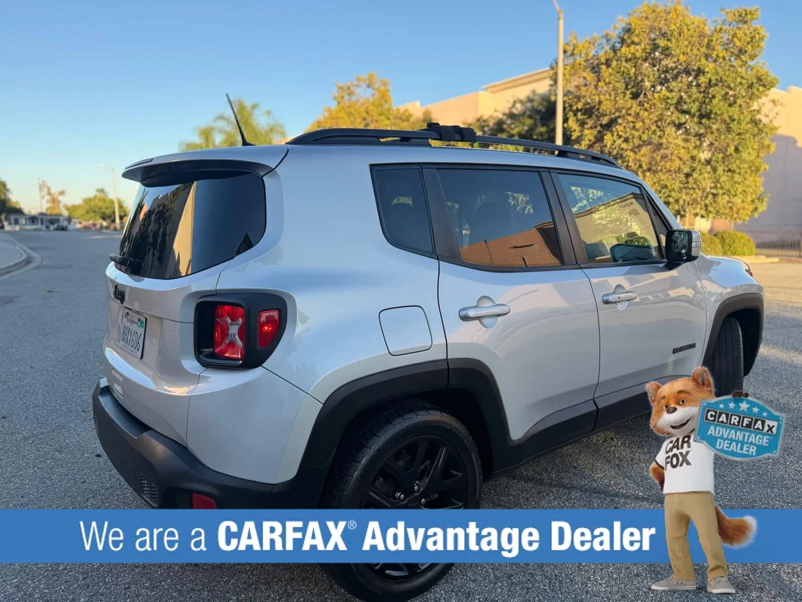 Used 2018 Jeep Renegade Altitude FWD image 19