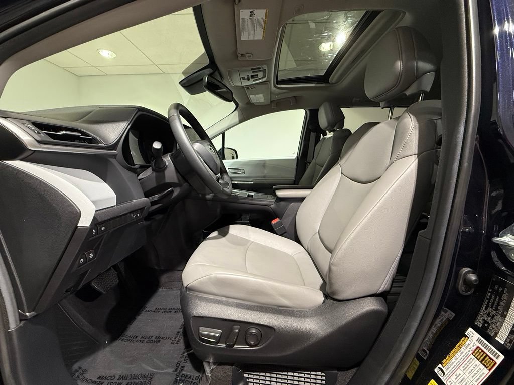 Certified 2025 Toyota Sienna XLE w/ XLE Plus Package AWD/4WD image 13