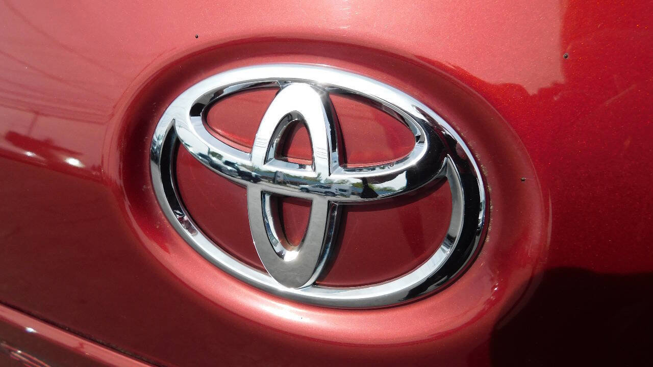 Used 2017 Toyota Sienna LE image 25